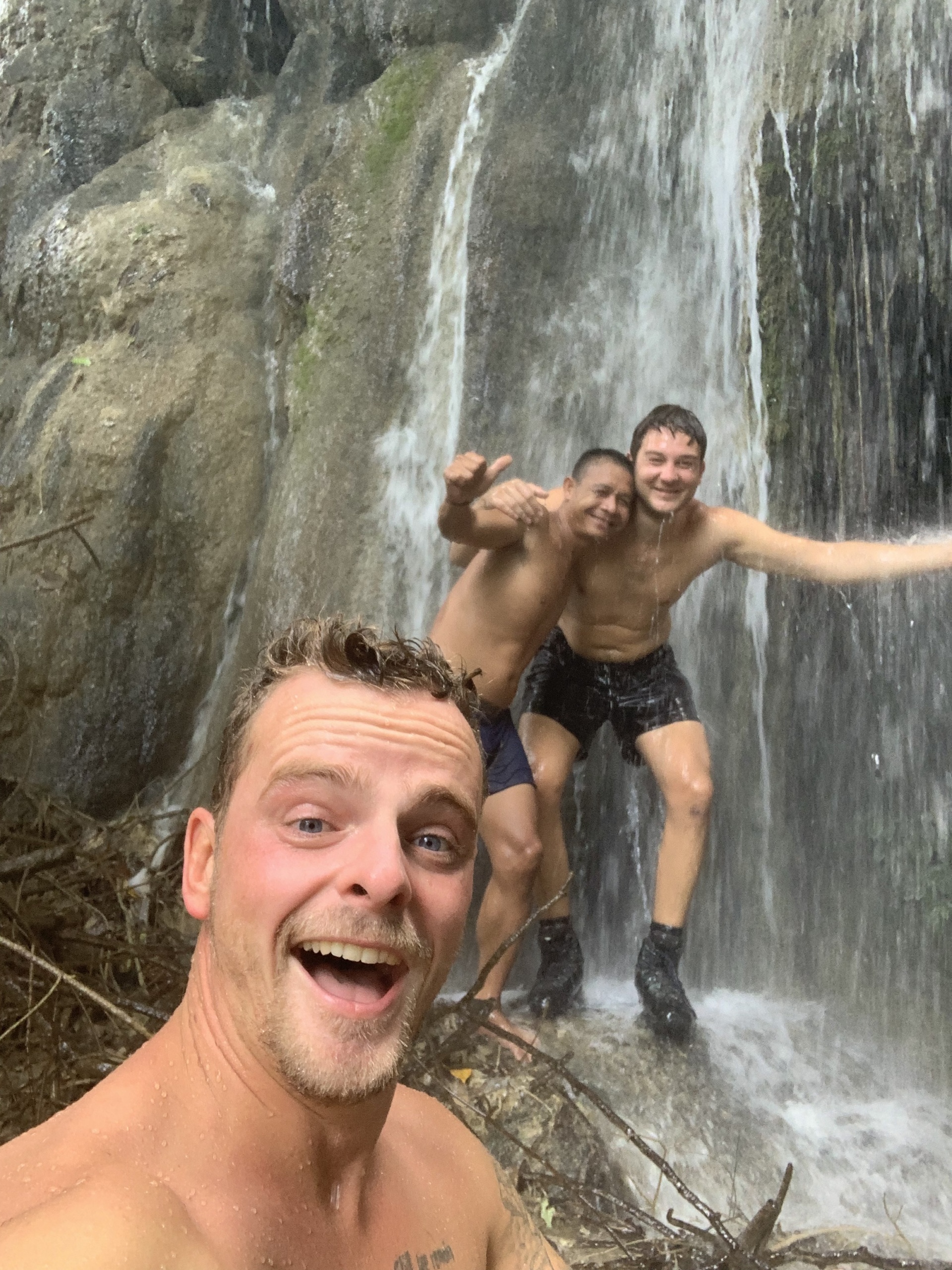 Wat te doen in Laos? Tad thong waterfall